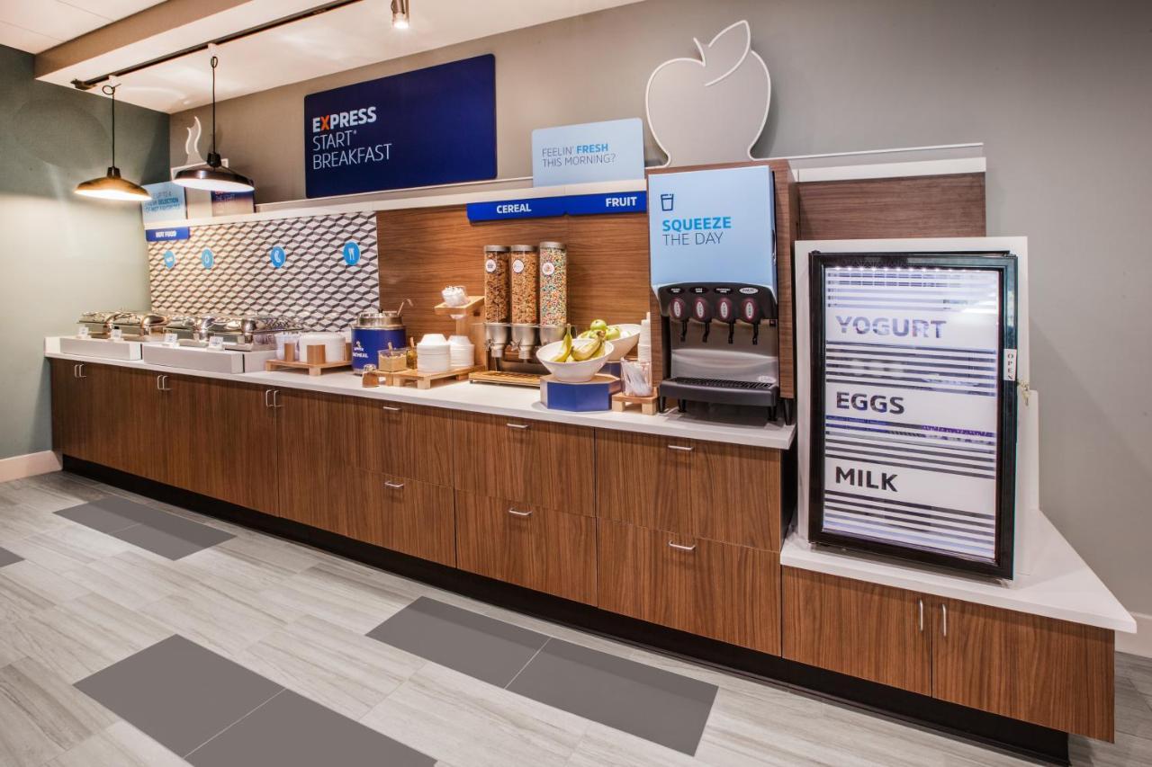 Holiday Inn Express Washington Dc Downtown By Ihg Exterior foto